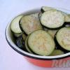 Баклажаны тушеные с помидорами - вкусные рецепты блюд на каждый день Как потушить баклажаны с чесноком